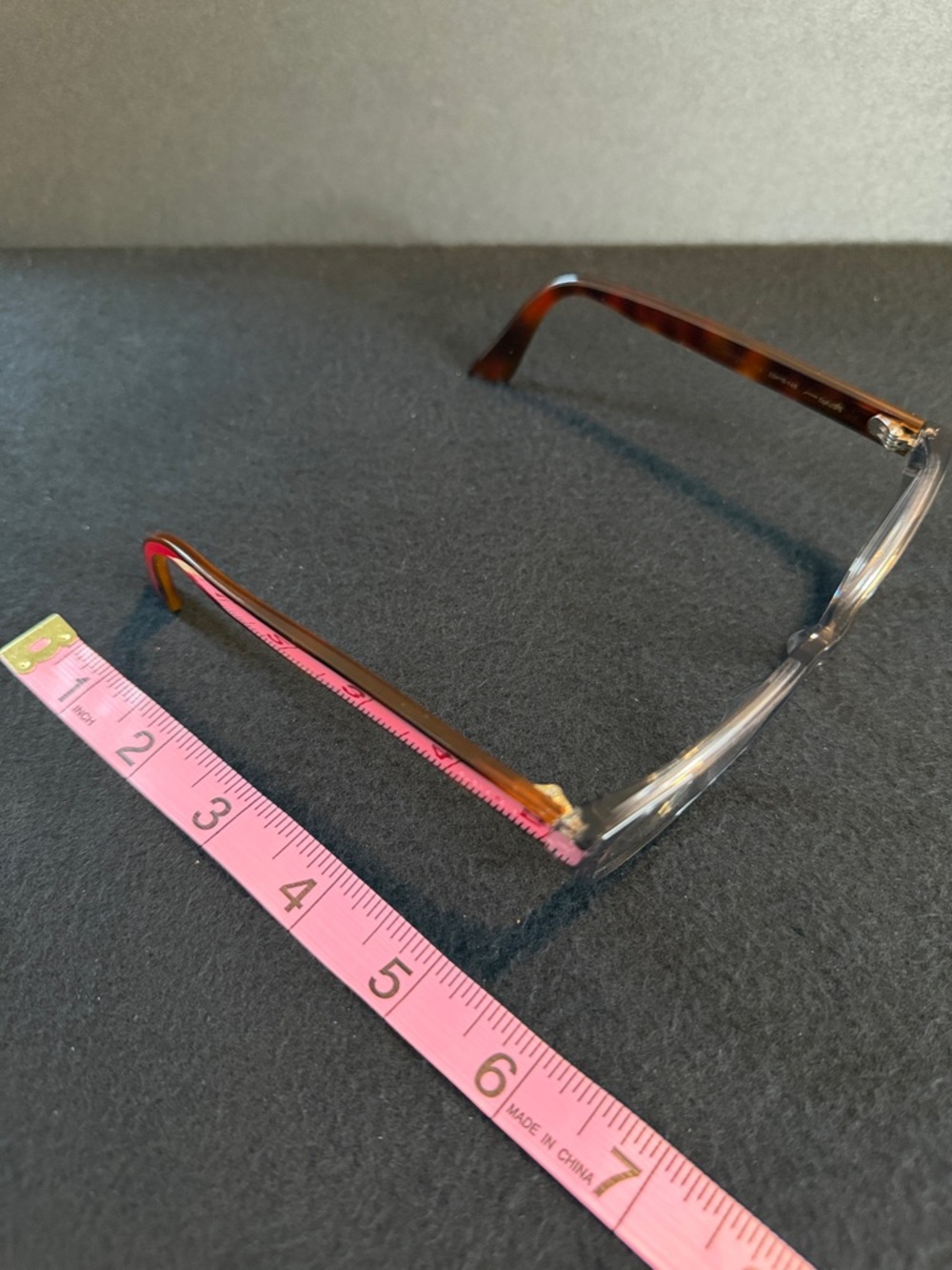 Gucci Clear and Tortious Shell Frame Glasses with Signature Red Logo - Picture 13 of 14